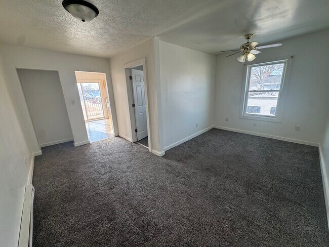 Photo - 723 W Jefferson St Unit 2