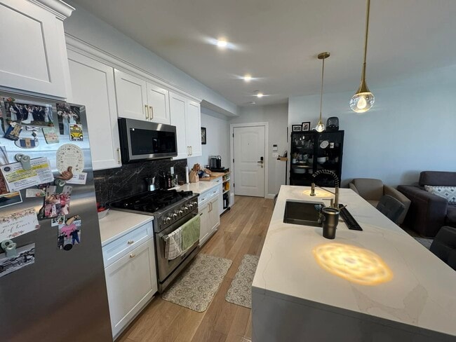 Photo - 137 Falcon St Unit 3