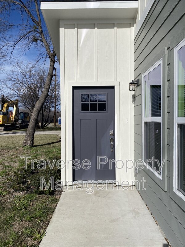 1309 Arizona Ave