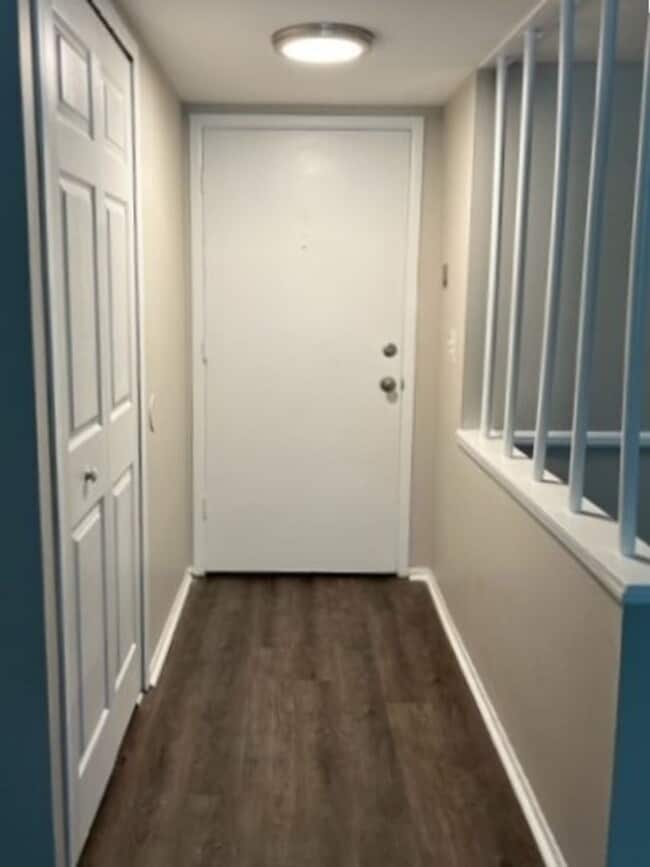 Building Photo - Charming, remodeled 2 bedroom/1 bath near ... Unit 841-03 Rental