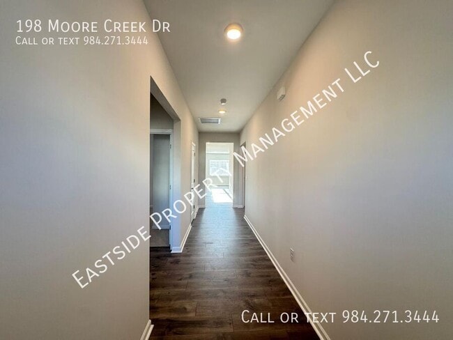 Photo - 198 Moore Crk Dr