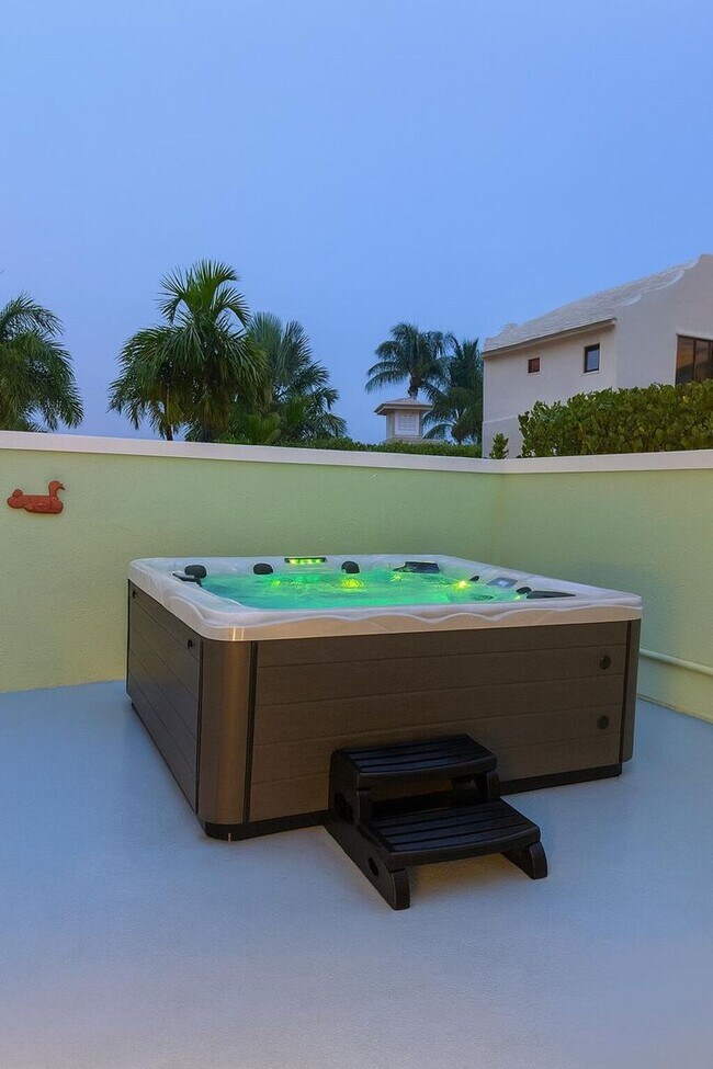 Photo - 810 Bamboo Ln