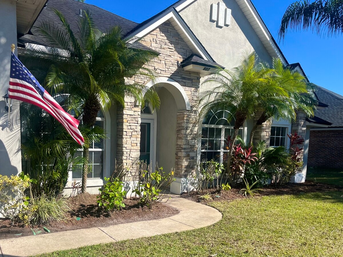 Photo - 807 E Red House Branch Rd