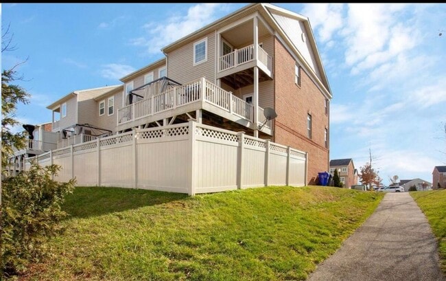 Photo - 11472 Stockport Pl