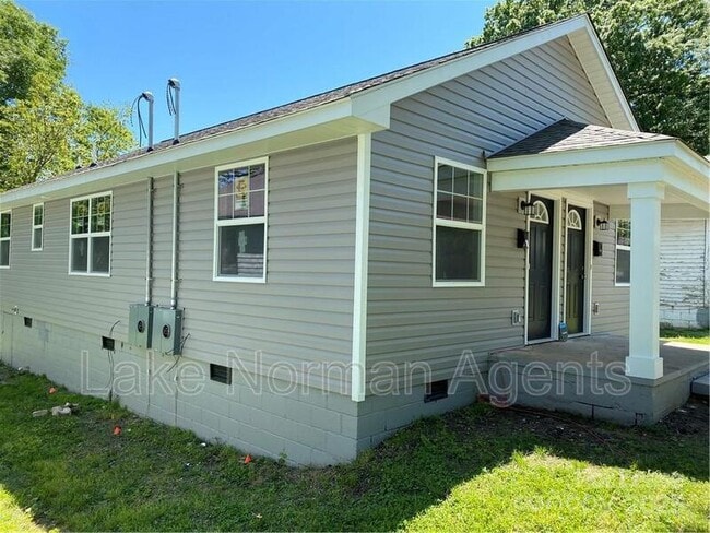 Photo - 728 E Pine St