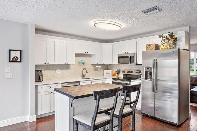 Photo - 3931 Flag Dr