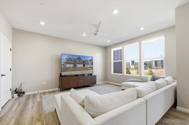 Photo - 2132 Weatherbee Ln