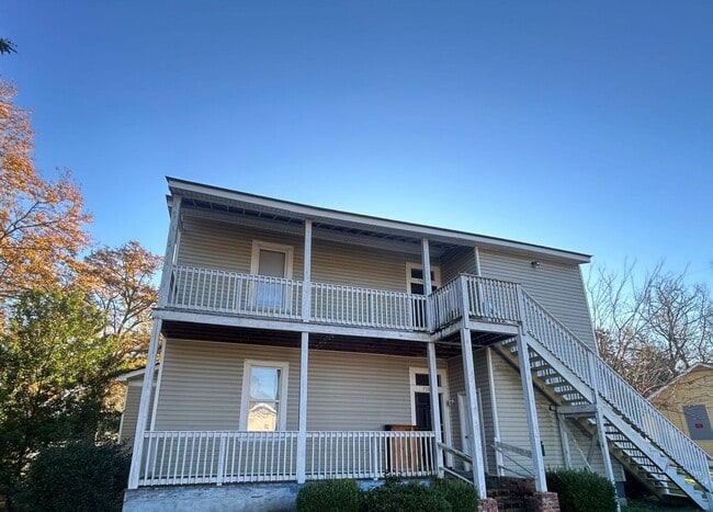 Building Photo - 740 Maryland St