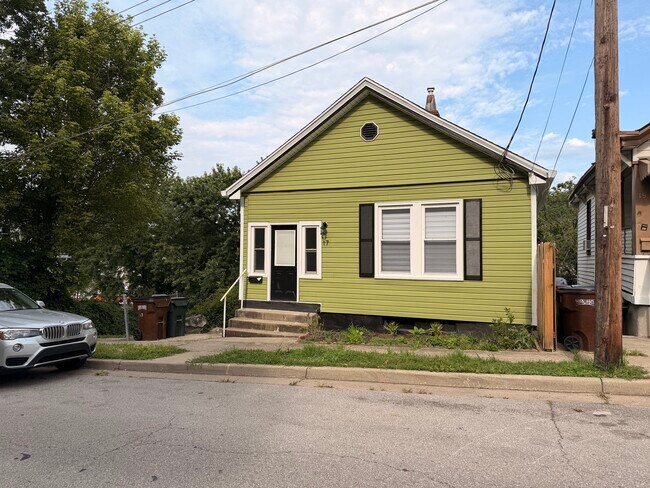 17 Parkview Ave