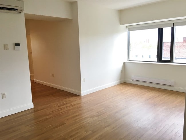 Photo - 875 Elm St Unidad 413