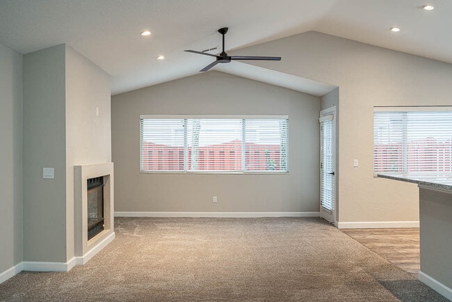 open living - 746 Hilltop Ln Unit 746