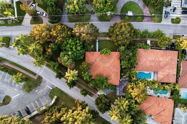 Photo - 1100 N Shore Dr