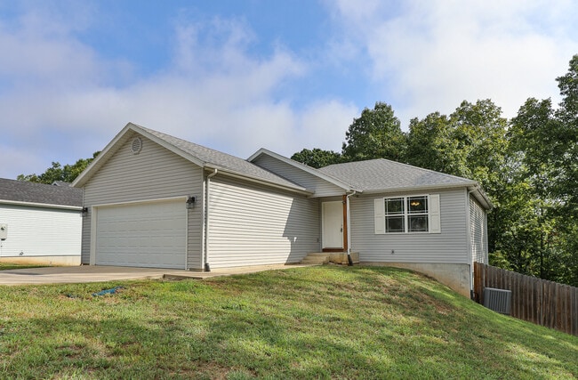 Photo - 321 Dogwood Pl