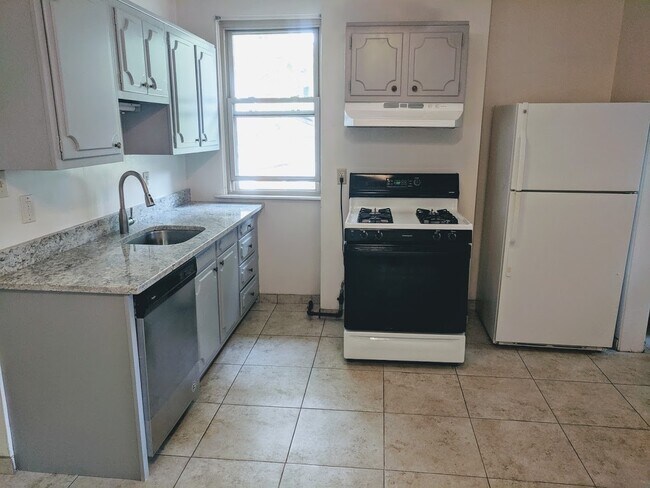 Photo - 5544 Fair Oaks St Unit 2nd Floor