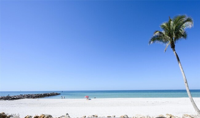 Building Photo - 2400 Gulf Shore Blvd N Unit 604 Rental
