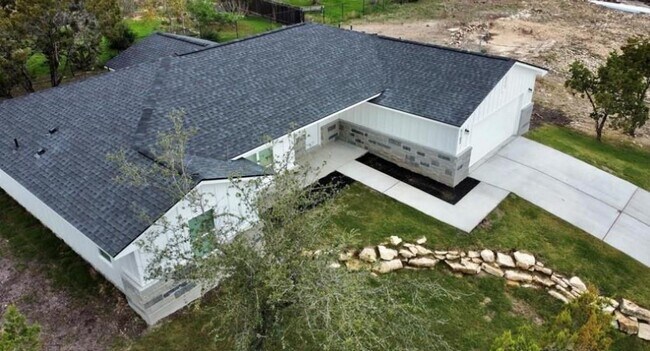 Photo - 5102 Moss Point