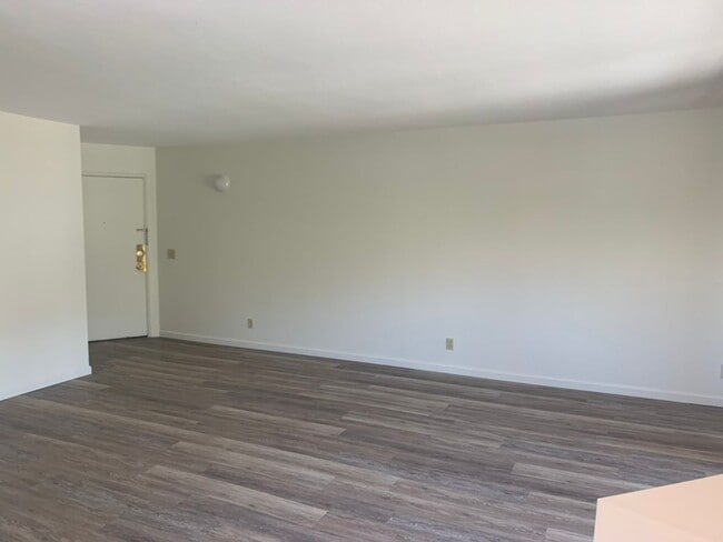 Photo - Centrally Located Studio Spacious Studio