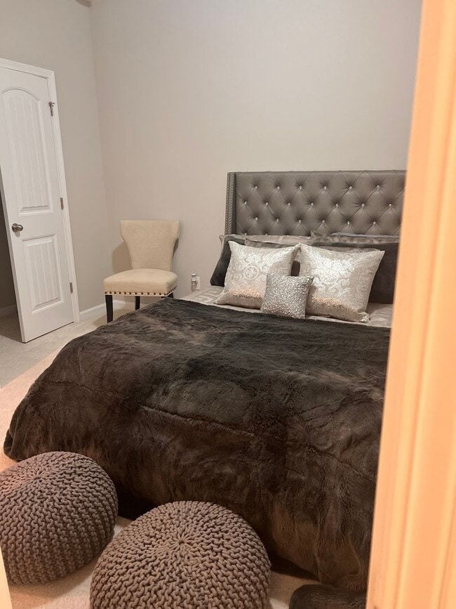 Photo - 400 Montclair Ct