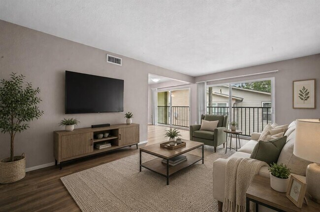 Building Photo - 2124 Burton Dr Unit 204