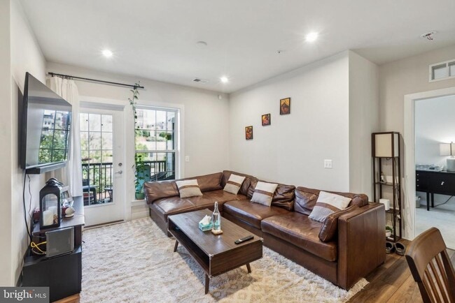Building Photo - 104 St Ives Pl Unit 205 Rental
