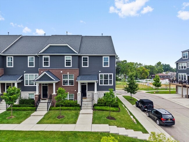 Building Photo - 202 N Sydney Ct