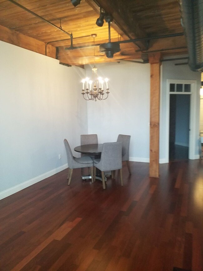 Building Photo - 66 Landing Ln Unit 207