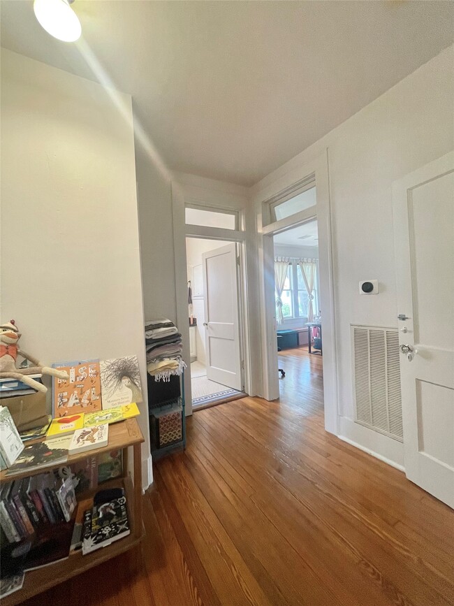 Photo - 418 Branard St