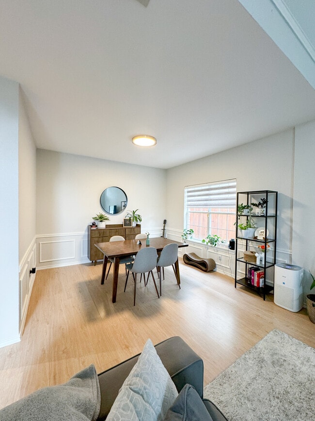 Photo - 2223 Meadowstone Dr