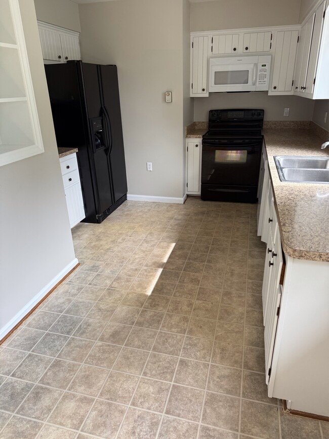 Photo - 413 Briarmont Dr