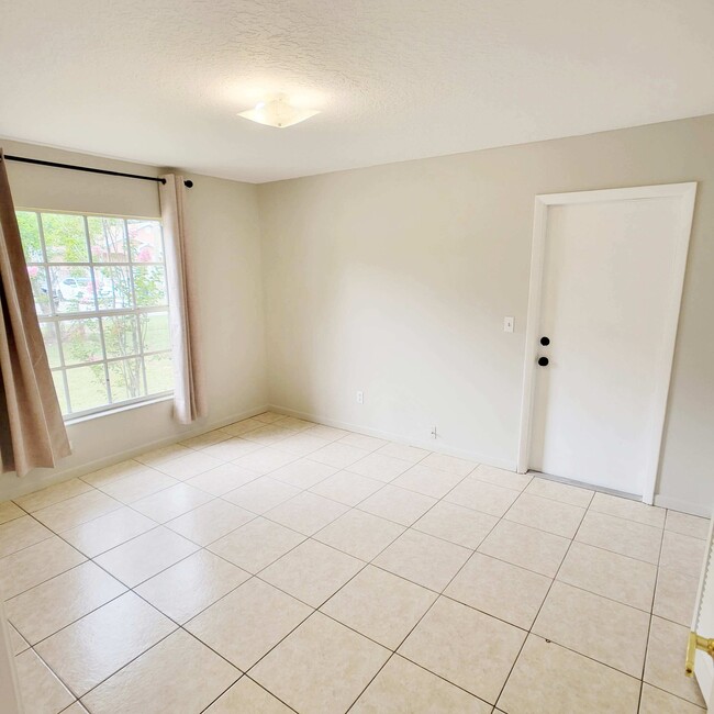Photo - 8411 N Greenwood Ave