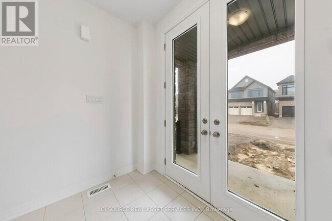 Photo - 23 Mayhew Ln