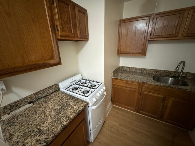 Photo - 347 Pleasant St Unidad C1-16