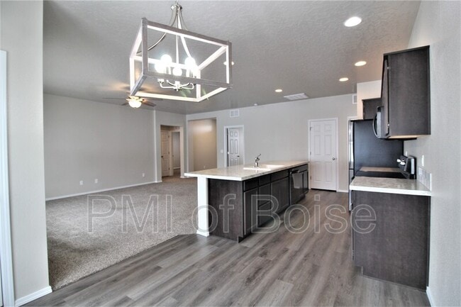 Photo - 973 S Rangipo Ave