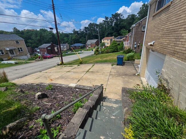 Photo - 151 Mahoning Dr