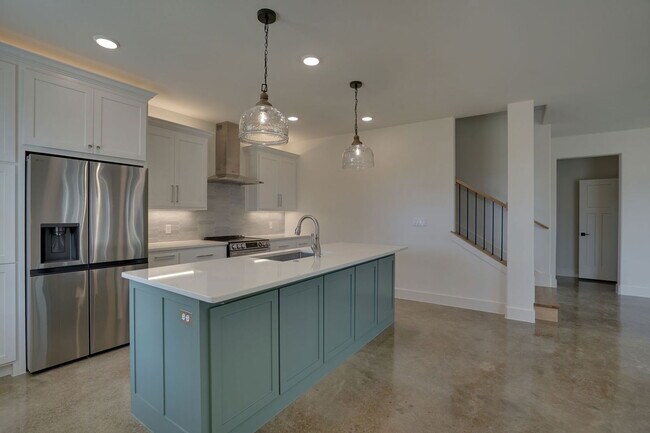 Photo - 112 Cardinal Wds