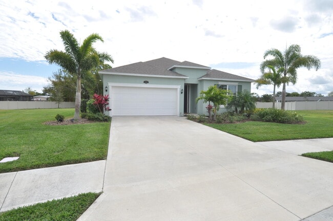 Building Photo - 1542 Killian Dr