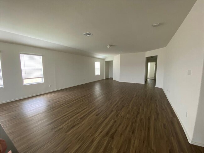 Photo - 514 Colthorpe Ln