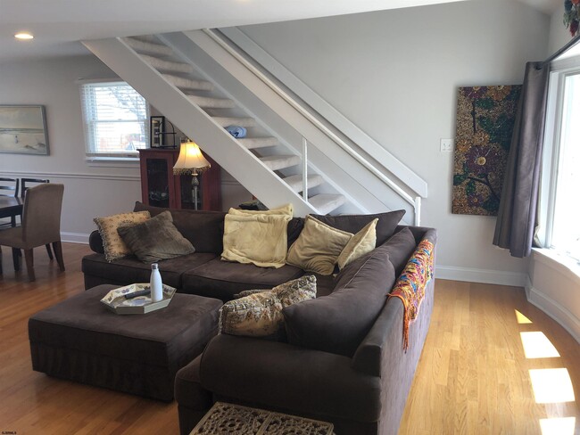 217 N Dudley Ave