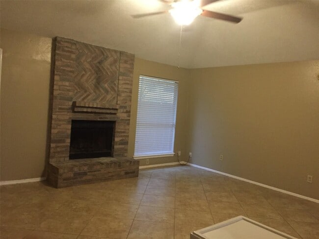 Photo - 17318 Edgehaven Dr