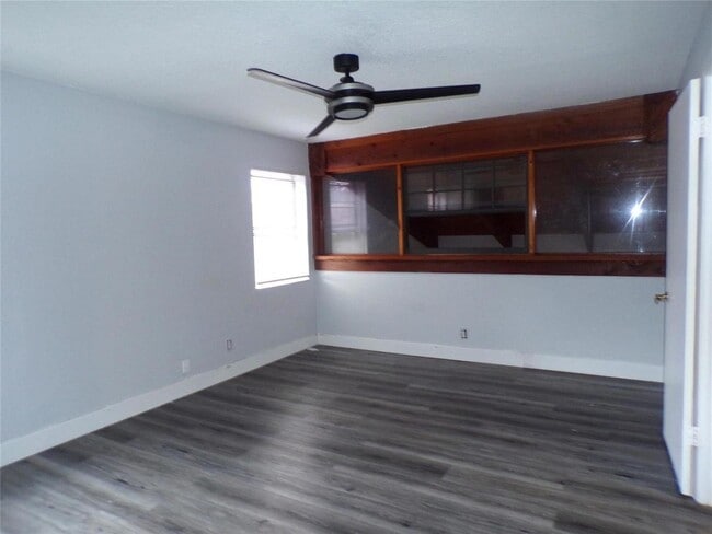 Photo - 2180 Bayberry Dr