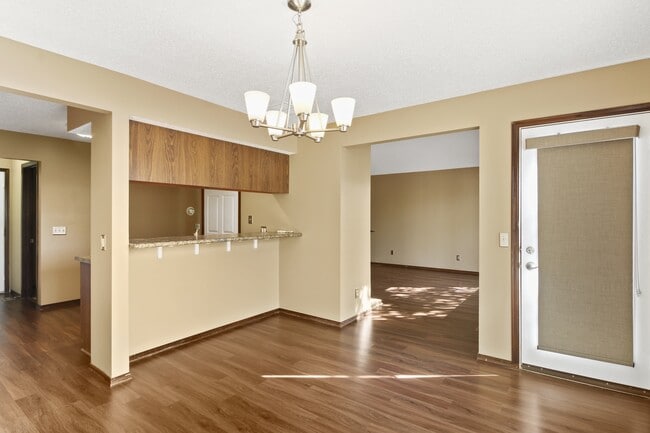 Photo - 505 Clearwater Dr