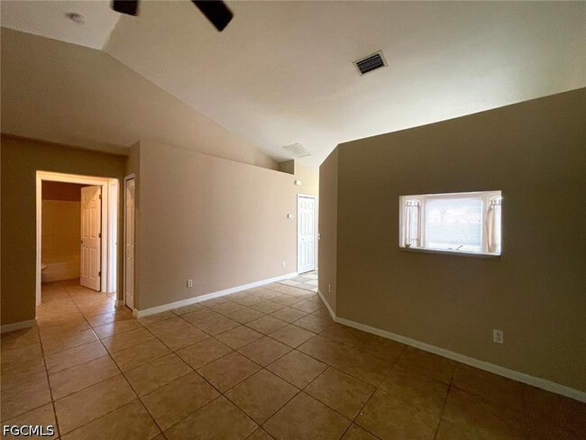906 Cape Coral Pkwy W