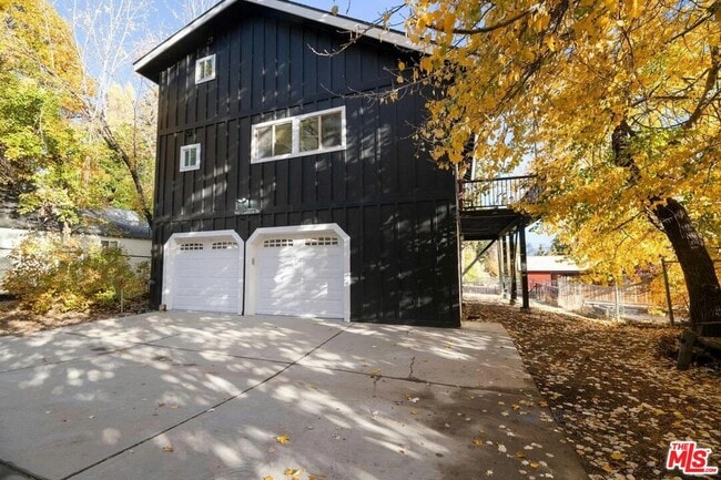 Photo - 993 Cameron Dr