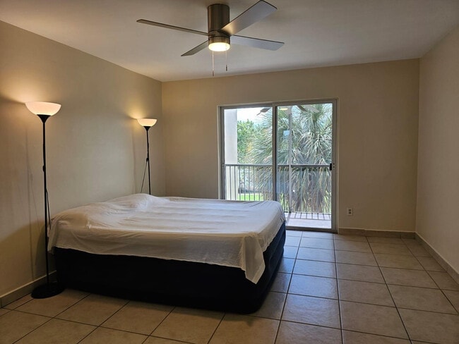 Photo - 1450 NE 191st St Unit 303