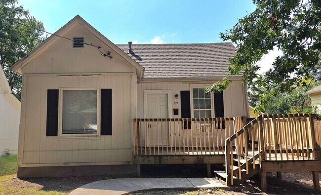 Building Photo - 812 W Webster St