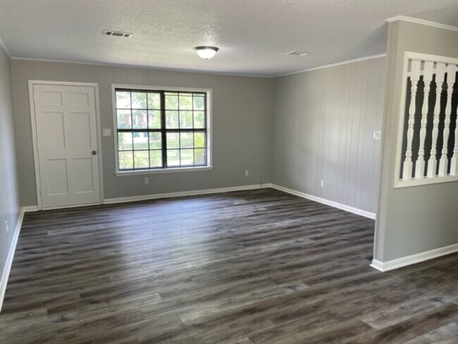 Photo - Renovated 3 Bedroom 1 Bath Home for Rent!