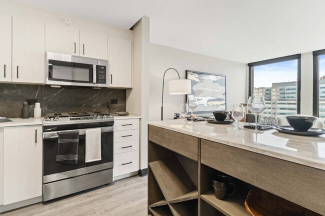 Photo - 2112 W Ogden Ave