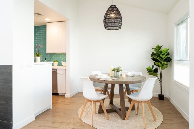 Photo - Off Melrose WEHO Unit 4