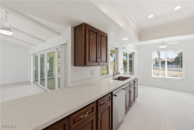 Photo - 1235 Par View Dr