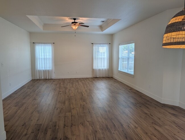 Photo - 1500 Darlene Dr